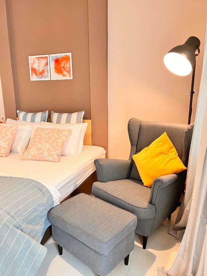 Por Poshtel Kanchanaburi Esterno foto