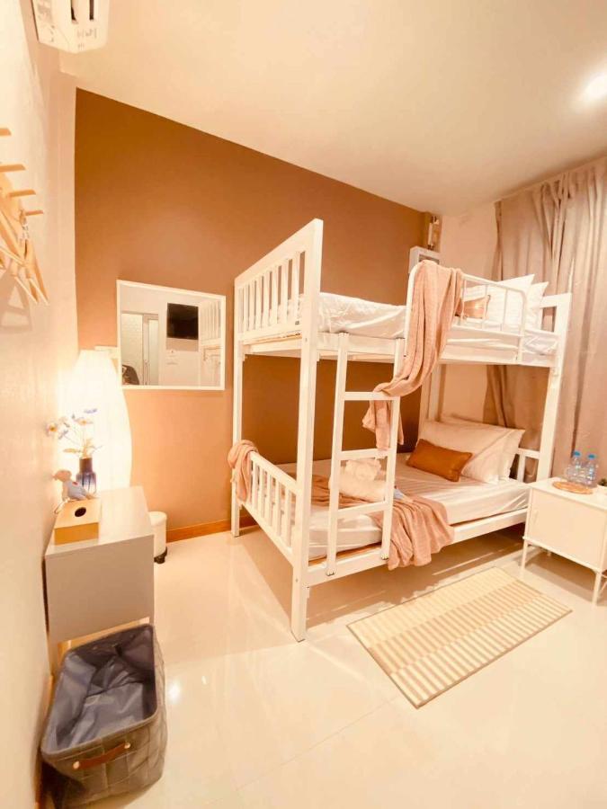 Por Poshtel Kanchanaburi Esterno foto