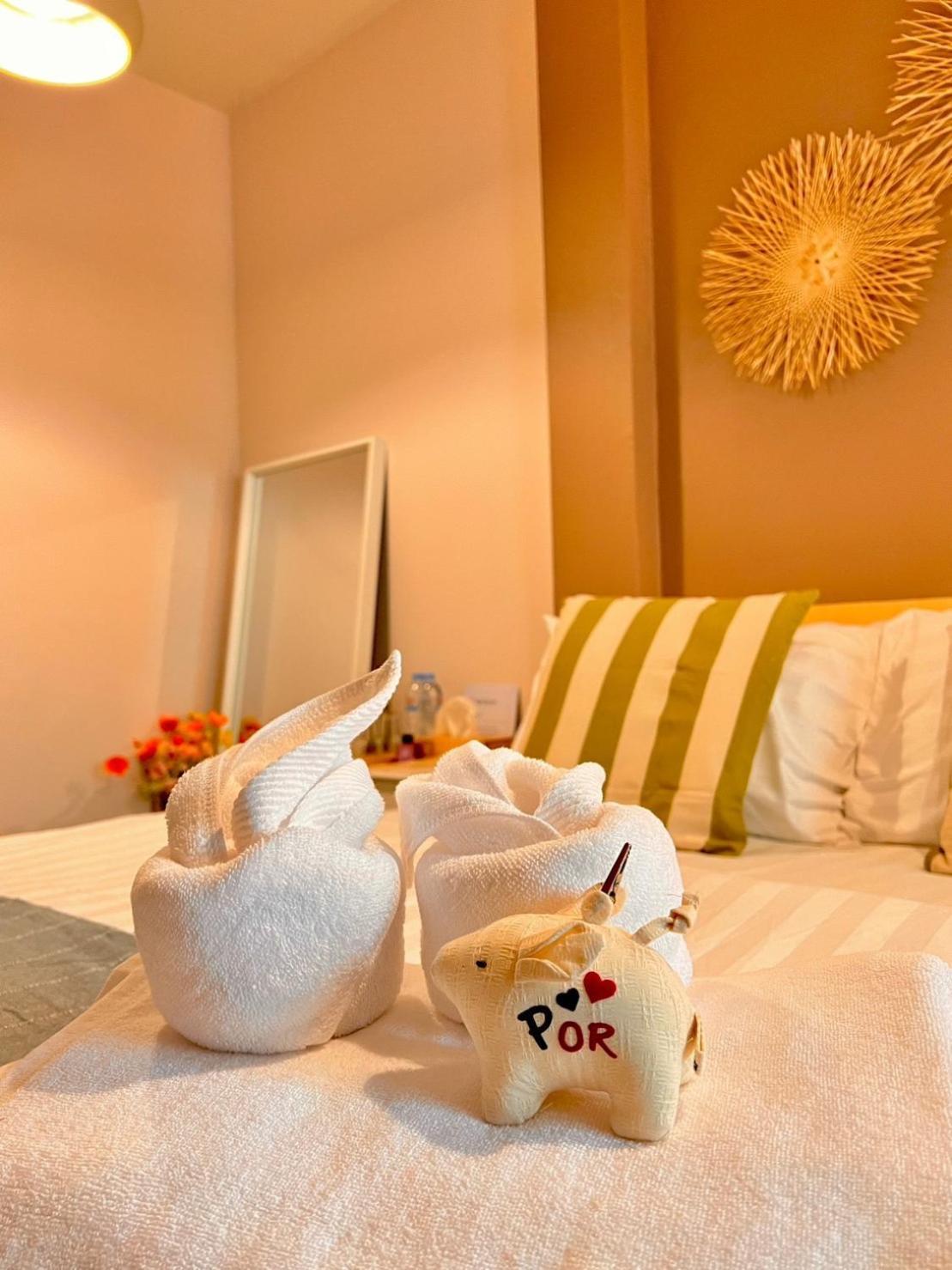Por Poshtel Kanchanaburi Esterno foto