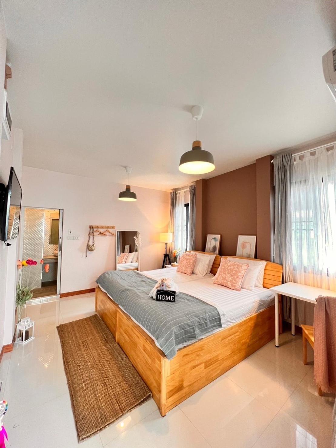 Por Poshtel Kanchanaburi Esterno foto