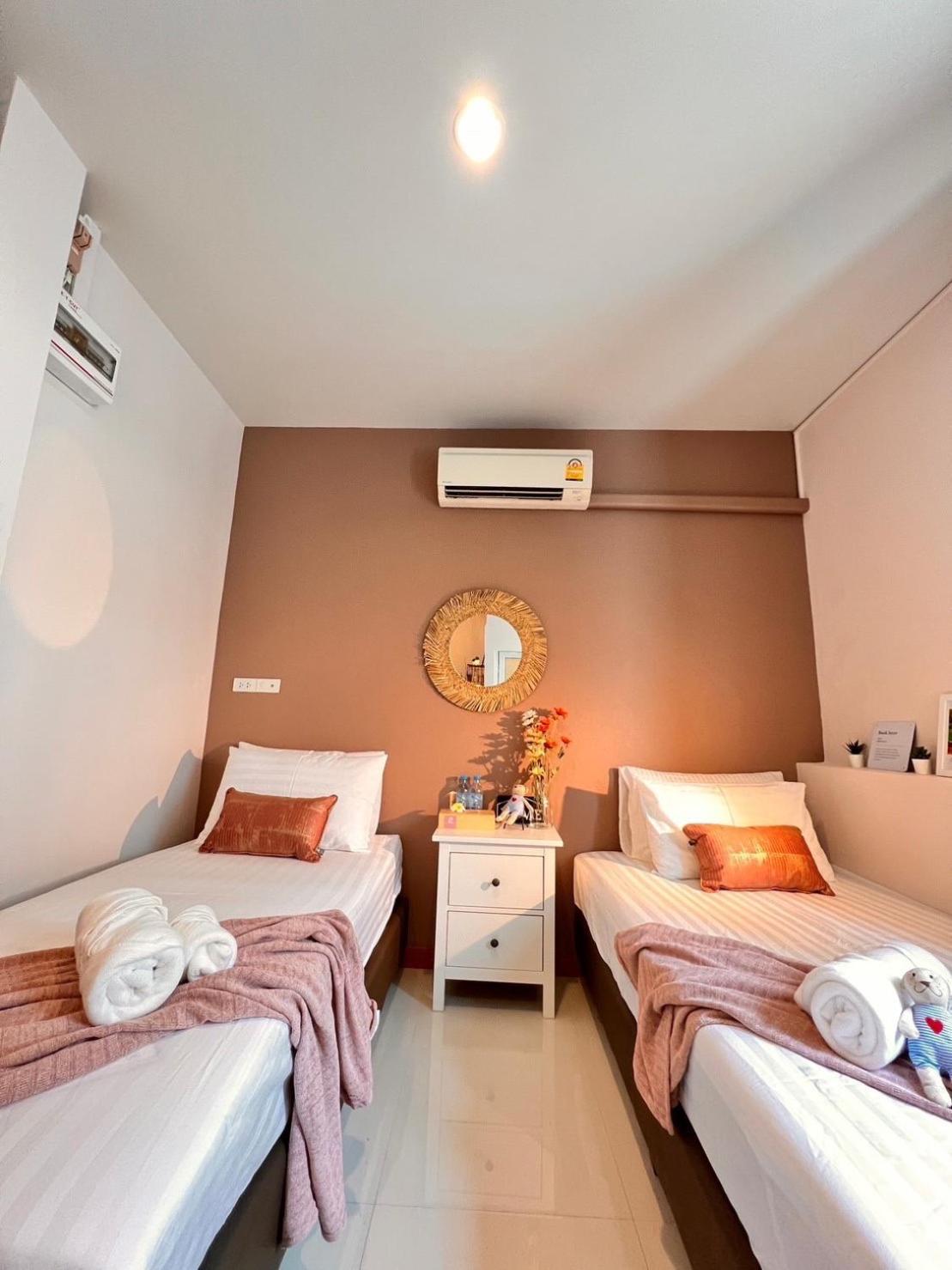 Por Poshtel Kanchanaburi Esterno foto