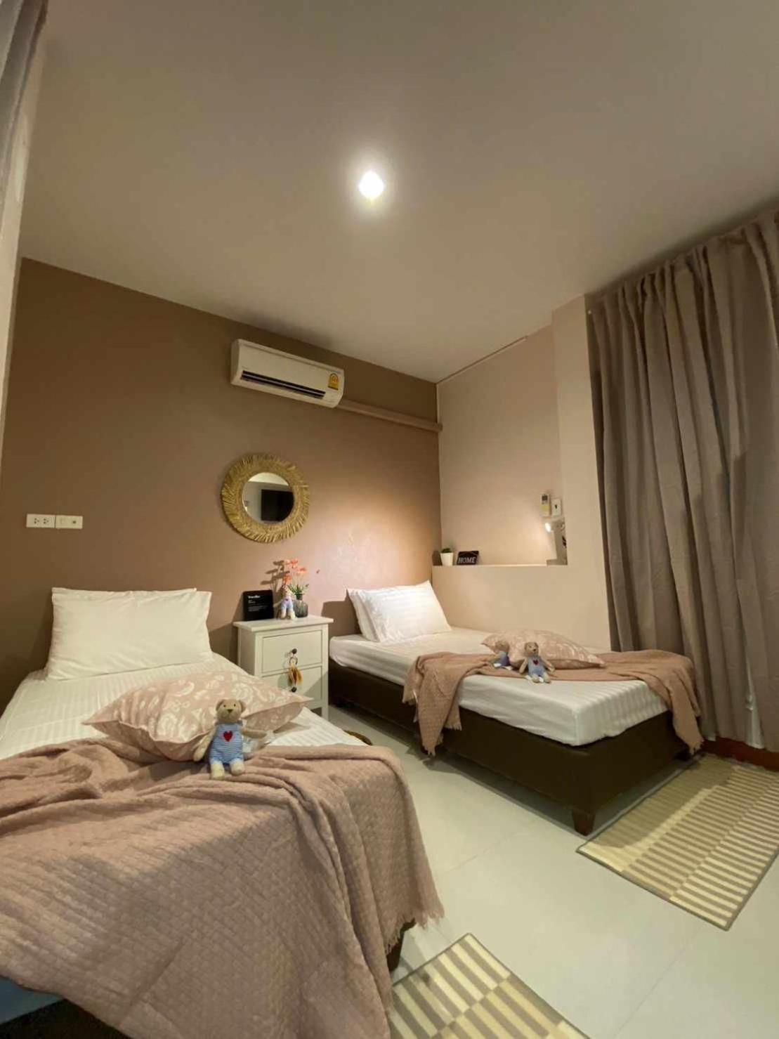 Por Poshtel Kanchanaburi Esterno foto