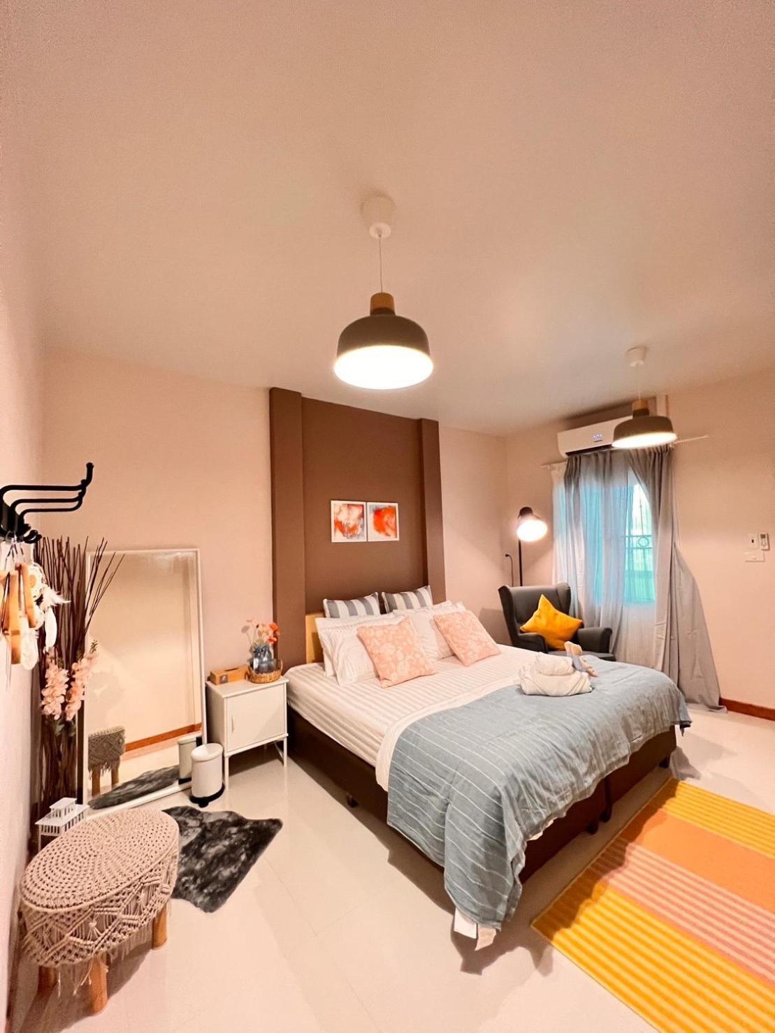 Por Poshtel Kanchanaburi Esterno foto